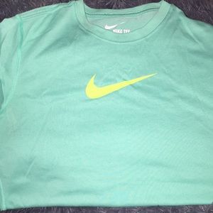 Xs Nike shirt